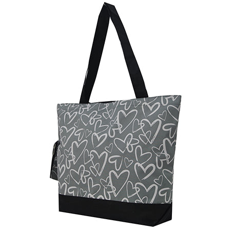 HEART TOTE, MEDIUM SIZED HEART PRINT TOTE, HEARTS ON TOTE BAG, TRENDING HEART PRINT BAG, PURSE WITH HEARTS, VALENTINES DAY TOTE BAG, TOTES FOR MOM, TOTES FOR MY GIRLFRIEND, HEART SHAPED TOTE BAG, 